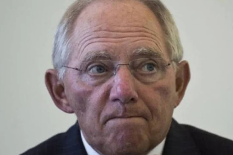 
	O ministro alem&atilde;o de Finan&ccedil;as, Wolfgang Schaeuble: segundo o governo, a fragilidade econ&ocirc;mica de alguns pa&iacute;ses da Eurozona afeta a locomotiva alem&atilde; (John Macdougall/AFP)