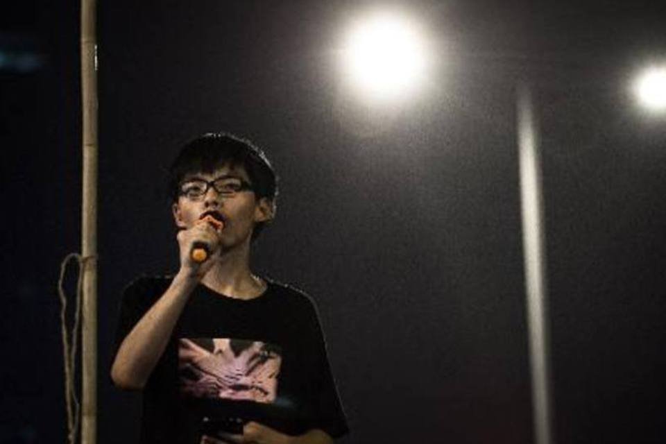 Líder dos protestos em Hong Kong completa 18 anos
