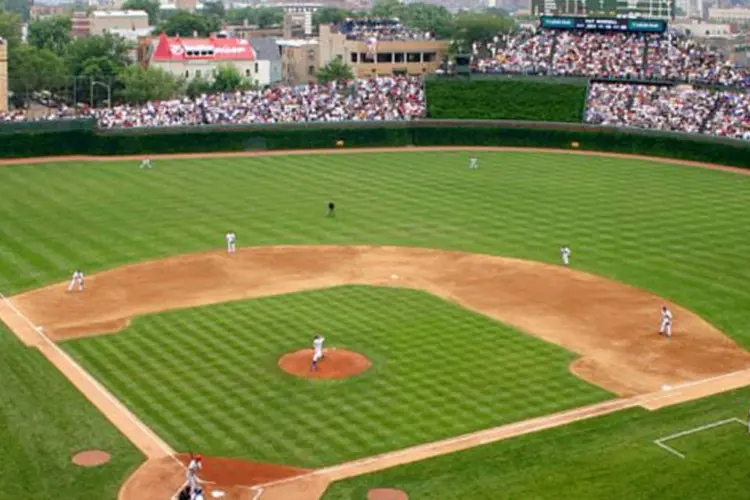 Wrigley Field, estádio de beisebol em Chicago, era o alvo de um fracassado ataque com carro-bomba elaborado por jovem libanês em 2010 (Wikimedia Commons)