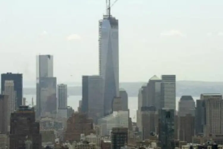 O One WTC domina a paisagem de Nova York: rapaz de 16 anos invadiu o prédio ainda em construção através de um buraco (Timothy A. Clary/AFP)