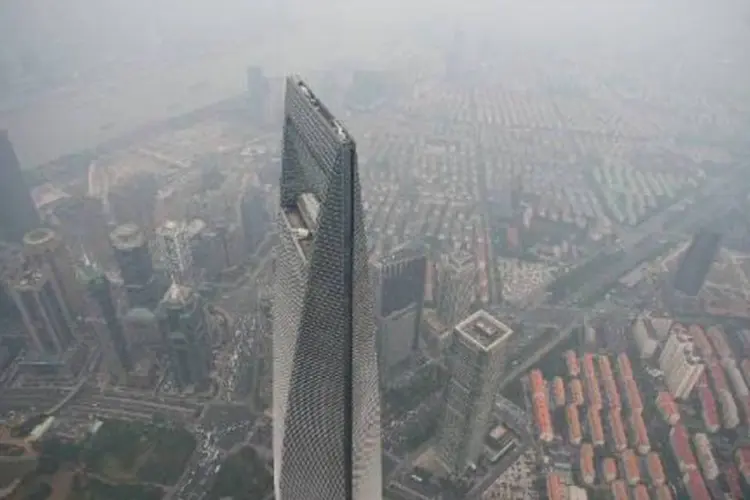 Vista do centro financeiro de Xangai, China: reservas de câmbio da China são as maiores do mundo (Johannes Eisele/AFP)