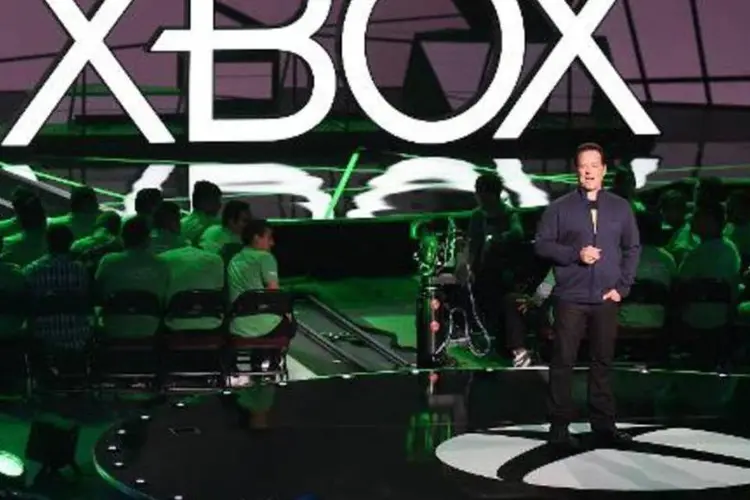 O diretor da divisão Xbox da Microsoft, Phil Spencer, apresenta uma palestra sobre o Xbox às vésperas da feira de games E3, em Los Angeles (MARK RALSTON/AFP)