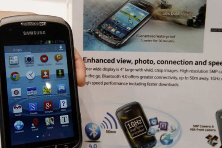 Samsung Galaxy Xcover 2: smartphone da consagrada família Galaxy pode ficar submerso por até 30 minutos a uma profundidade de um metro e meio (Samsung)