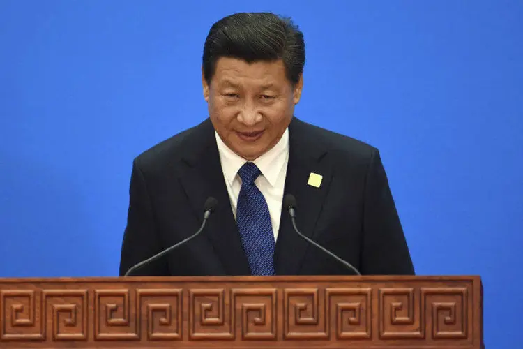 
	Xi Jinping: &ldquo;Armamento avan&ccedil;ado &eacute; o cerne de um Ex&eacute;rcito moderno e um apoio crucial para a seguran&ccedil;a e o rejuvenescimento nacional&rdquo;
 (Goh Chai Hin/Pool/Reuters)