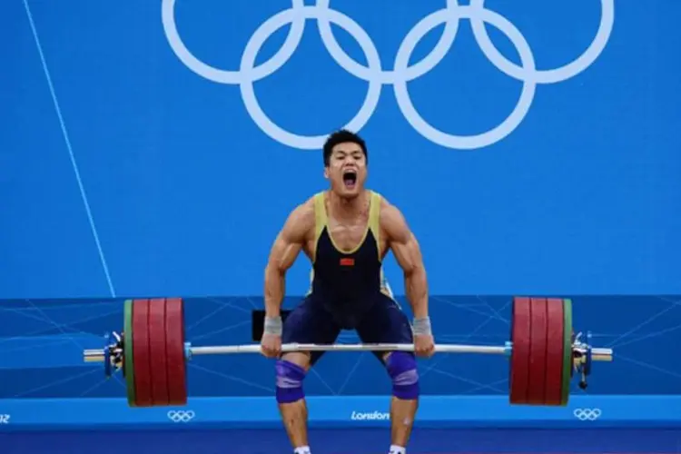 Xiaojun Lu, recordista no levantamento de peso: Ele conseguiu 204kg no arremesso (Getty Images)