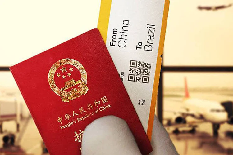 
	Passaporte carimbado: a Xiaomi postou brincadeiras sobre a chegada ao Brasil
 (Reprodução/Facebook/Xiaomi)