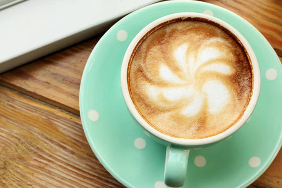 Café aumenta chance de sobreviver ao câncer, diz estudo