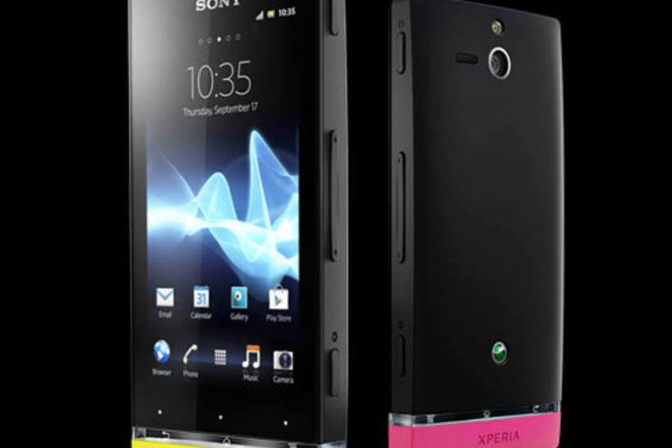 Xperia U é smartphone compacto da Sony