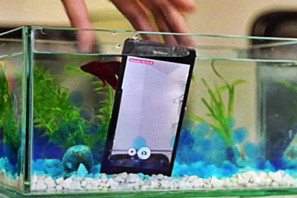Xperia Z2 tem TV digital, 4G e filma até debaixo d'água