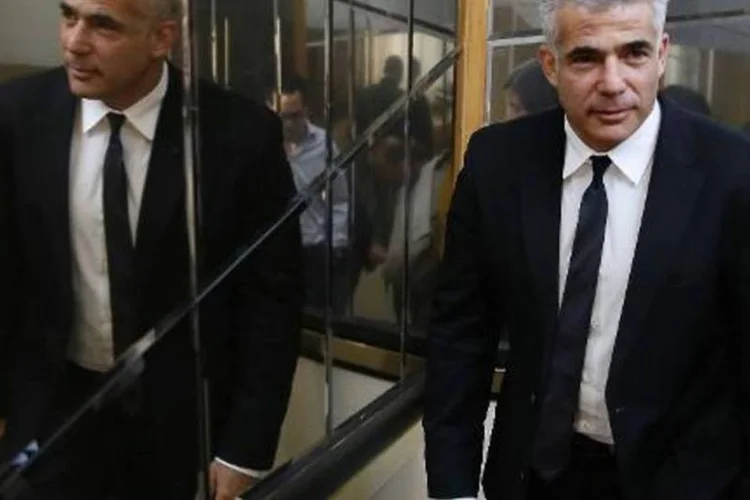 Ministro das Finanças Yair Lapid: crise na coalizão governamental explodiu quando o ministro das Finanças rejeitou cinco exigências do primeiro-ministro relacionadas à economia e a Jerusalém Oriental (Gali Tibbon/AFP)