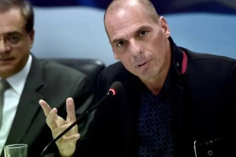 
	O novo ministro das Finan&ccedil;as grego, Yanis Varoufakis: gregos reiteraram que o governo n&atilde;o vai desistir de quest&otilde;es que considera n&atilde;o negoci&aacute;veis
 (Aris Messinis/AFP)