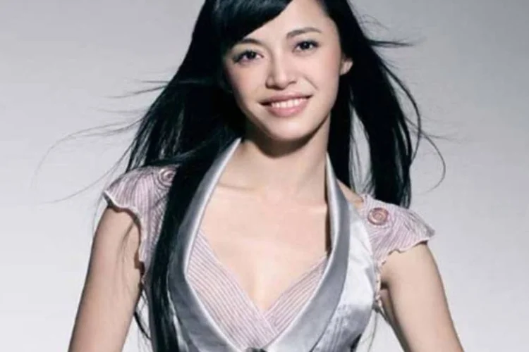 A atriz chinesa Yao Chen: Weibo é a alternativa ao Twitter, censurado na China (Wikimedia Commons)