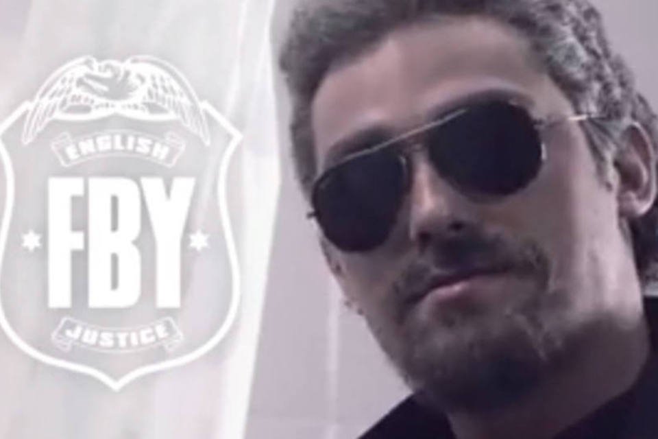 Campanha: Eduardo Sterblitch combate crimes contra o inglês