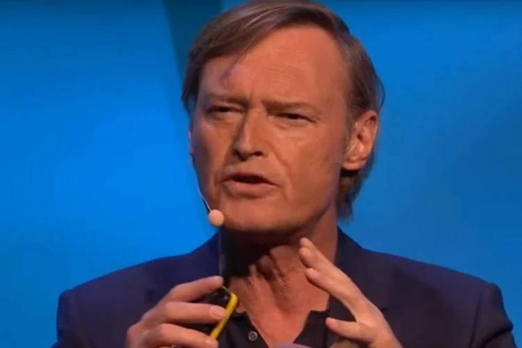 
	Yves Morieux em palestra do TED: para s&oacute;cio do Boston Consulting Group, precisamos colaborar mais uns com os outros
 (Reprodução/YouTube/TED)