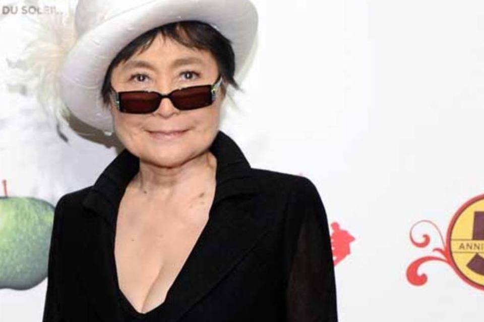 Yoko Ono convoca seus fãs para cantar "Imagine"