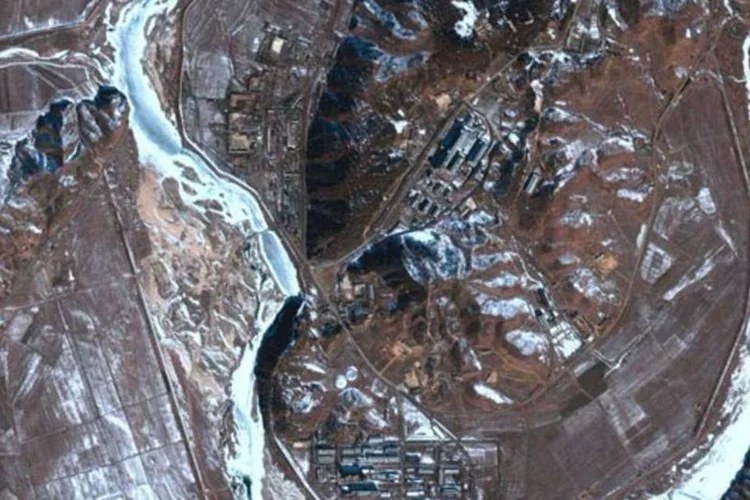 Imagem de satélite da usina de Yongbyon, onde um novo edifício está sendo construído (Getty Images)