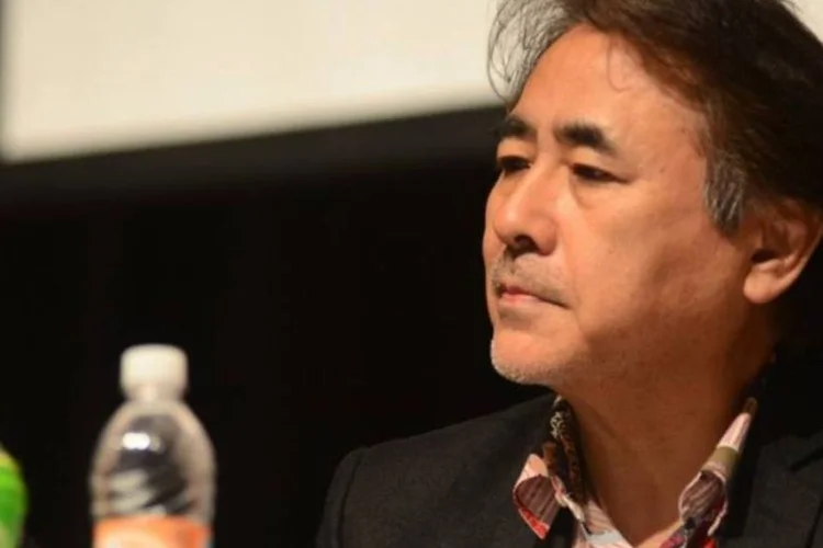 Yoshitaka Amano, artista japonês do game Final Fantasy, fala durante sua primeira passagem pelo Brasil (Divulgação)