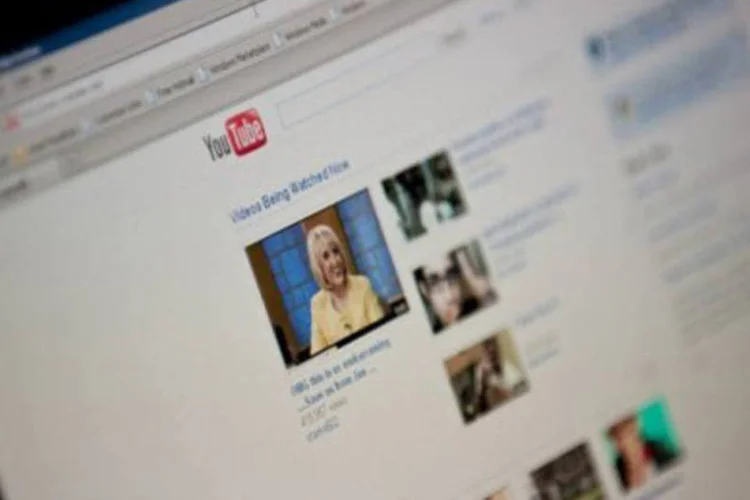 Home do YouTube: empresa alega que é impossível controlar todos os vídeos disponibilizados no site - hoje são mais de 500 milhões (Nicholas Kamm/AFP)