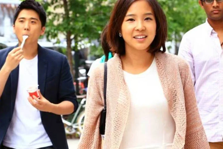 Yunha Kim e fundadores da Locket: "Não importa a maneira como alguém encontre você, eles sempre irão justificar isso porque você é mulher", afirma (Divulgação/Locket)