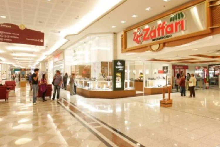 
	Zaffari: o projeto come&ccedil;ou a ser desenhado sete anos atr&aacute;s e chega ao mercado num momento em que o varejo enfrenta uma das piores crises
 (.)