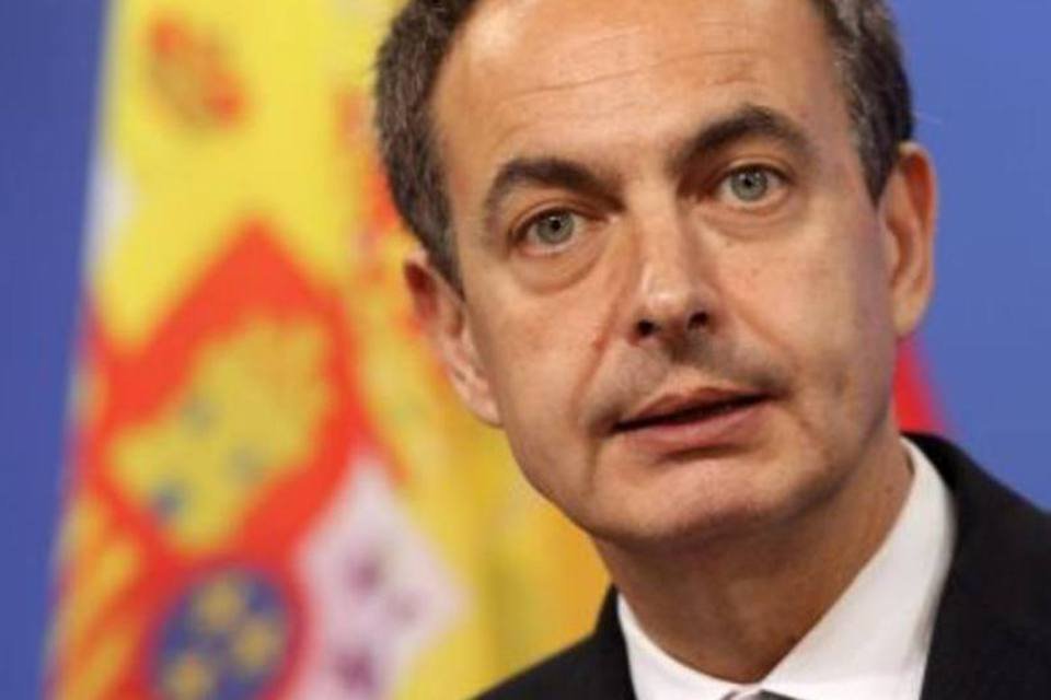 O governo do primeiro-ministro José Zapatero vai ter de lidar com o orçamento mais curto, aprovado nesta quinta-feira pelo parlamento espanhol.   (.)
