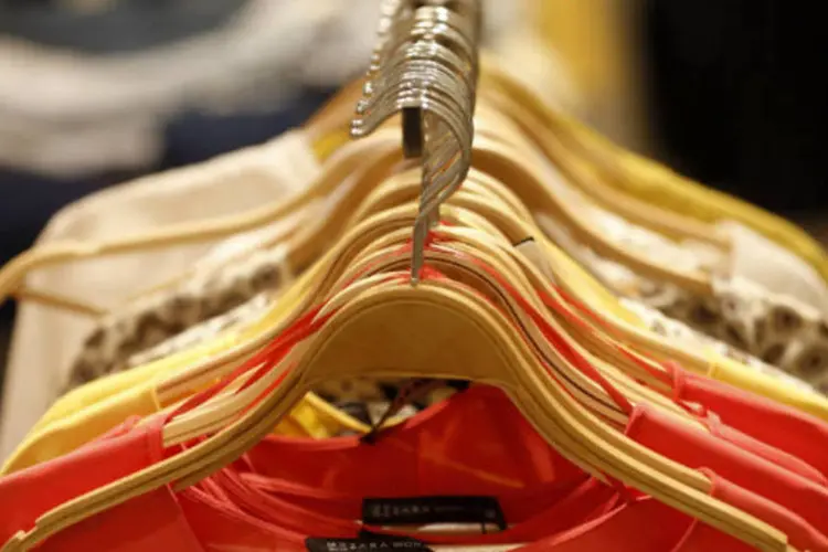 
	Loja de roupas Zara em Madri, na Espanha: &iacute;ndice de vendas no varejo caiu 10,2% em janeiro
 (REUTERS/Sergio Perez)