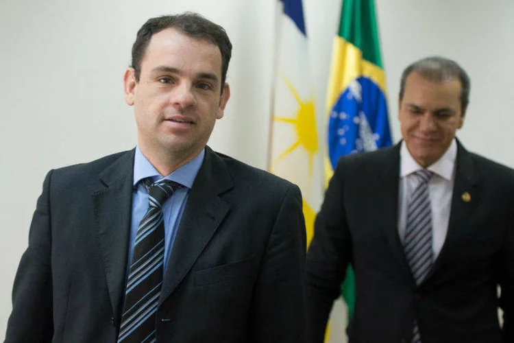 
	O procurador Frederico Paiva, respons&aacute;vel pelas investiga&ccedil;&otilde;es da Opera&ccedil;&atilde;o Zelotes, &eacute; recebido na CPI do Carf
 (Marcelo Camargo/Agência Brasil)