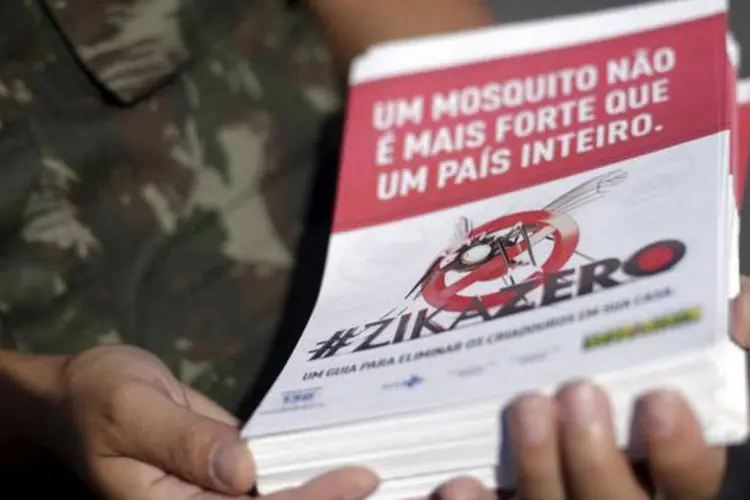 
	Aedes: o objetivo &eacute; eliminar poss&iacute;veis criadouros do mosquito Aedes aegypti, que transmite os v&iacute;rus da dengue, da febre chikungunya e da zika
 (Ricardo Moraes / Reuters)