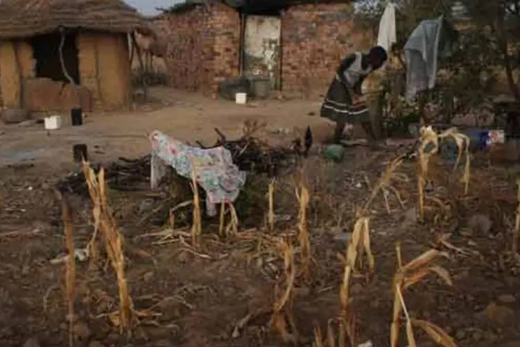 O dinheiro chega enquanto 1,7 milhão de pessoas precisa de assistência alimentar no país sul-africano devido as perdas nas últimas colheitas por causa da seca (Getty Images)