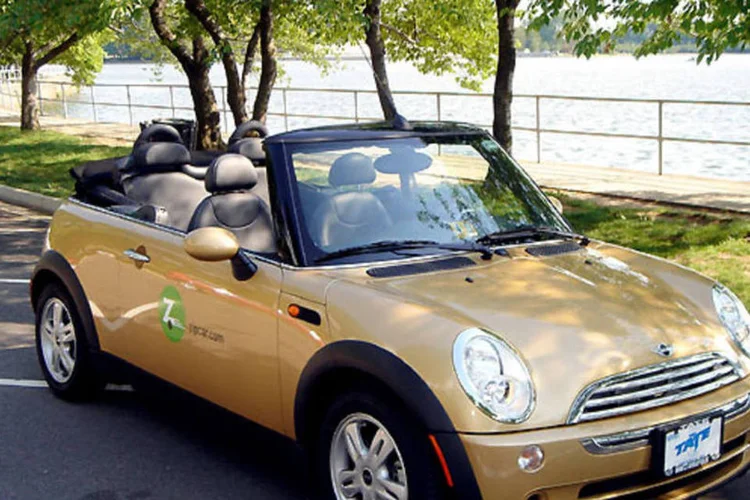 Um dos modelos da Zipcar: empresa caiu no gosto dos jovens universitários americanos (Divulgação/Zipcar)