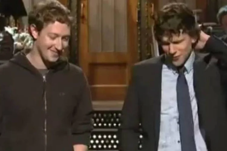Mark Zuckerberg encontra Jesse Eisenberg (Reprodução)