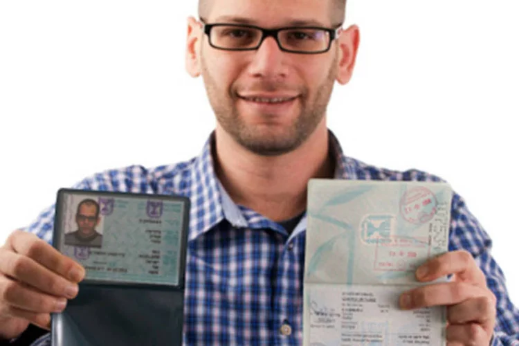 Zuckerberg II exibe passaporte com o seu novo nome (Divulgação)