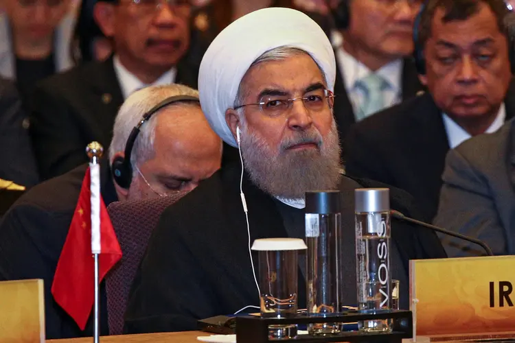 Hassan Rouhani: "Vocês viram o debate e a forma como eles falam, acusando um ao outro?" (Athit Perawongmetha/Reuters)