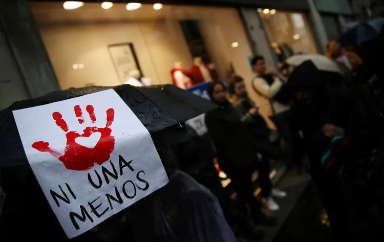 Violência de gênero na Argentina: Crime aconteceu logo após protestos contra estupro e morte de Lucía Pérez (Marcos Brindicci/Reuters)