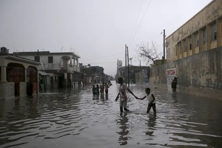 Haiti: o Ministério do Interior do país pediu hoje que a população se mantenha alerta por causa das fortes precipitações, (Andres Martinez/Reuters)
