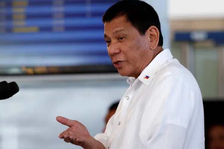 Duterte: o polêmico líder deu as declarações à imprensa após chegar ao Japão (Erik De Castro/Reuters)