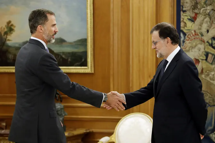Felipe VI e Rajoy: Rajoy deve ser investido antes de 31 de outubro (Chema Moya/Pool/Reuters)