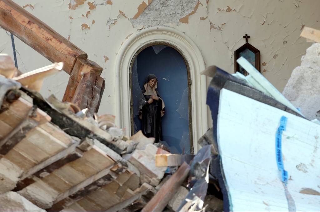 Terremotos deixam feridos e provocam destruição e medo na Itália