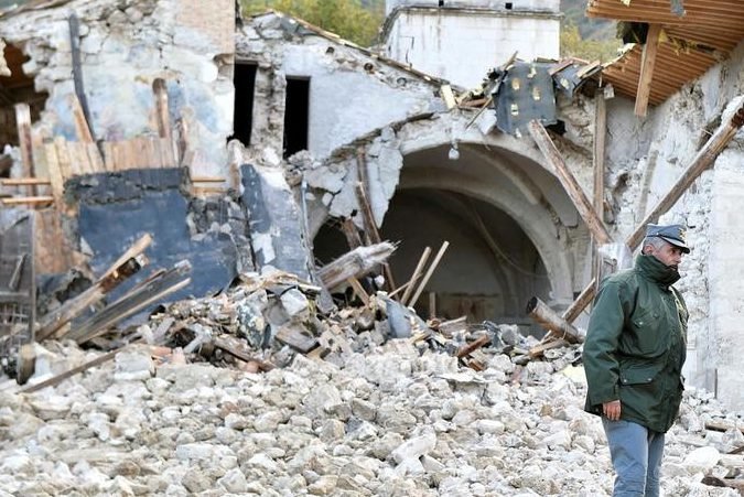 "Foi o golpe final para a região", diz italiano sobre terremotos