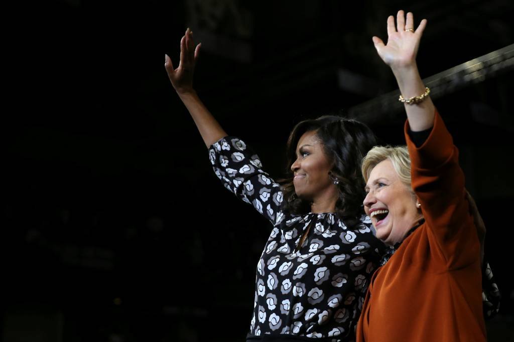 Michelle Obama e sua popularidade fazem campanha junto a Hillary