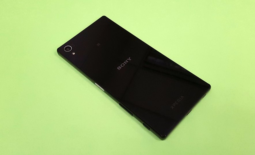 Xperia Z5 Premium tem tela descomunal e design polido