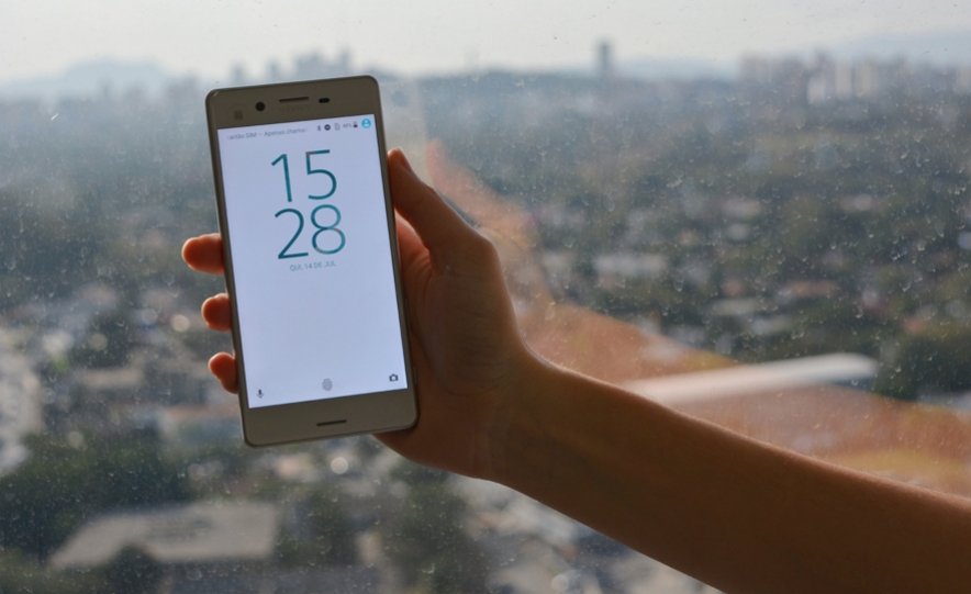 Xperia X tem dois dos três itens mais desejados no Brasil