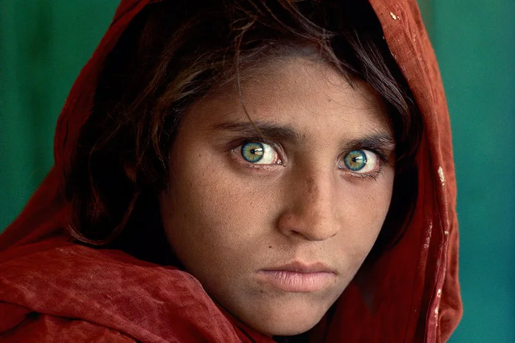 Sharbat Gula: os advogados pediram ontem a liberdade pagando uma fiança para a acusada, de 44 anos (National Geographic/Reprodução)