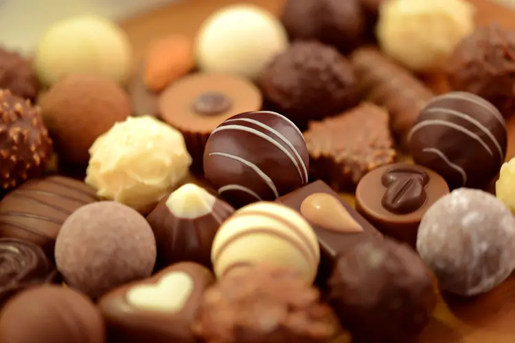 Chocolate: chocolate, vinho e carne processada são alimentos ricos em nitratos (Jamalrani/Thinkstock)