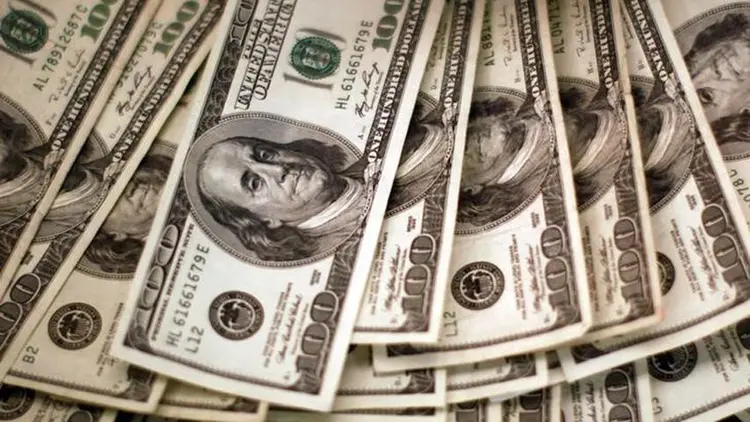 Dólar: a economia começou o ano com um crescimento frágil (foto/Thinkstock)