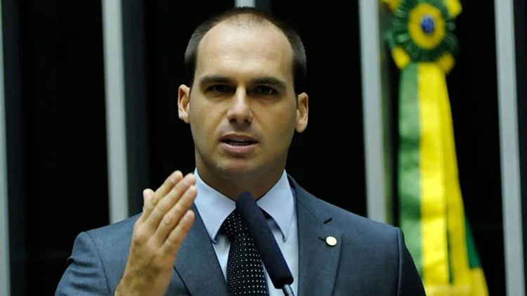 Eduardo Bolsonaro: você acha que vai ter manifestação popular a favor dos ministros do STF? Milhões na rua?", disse o senador eleito. (Facebook oficial/Divulgação)