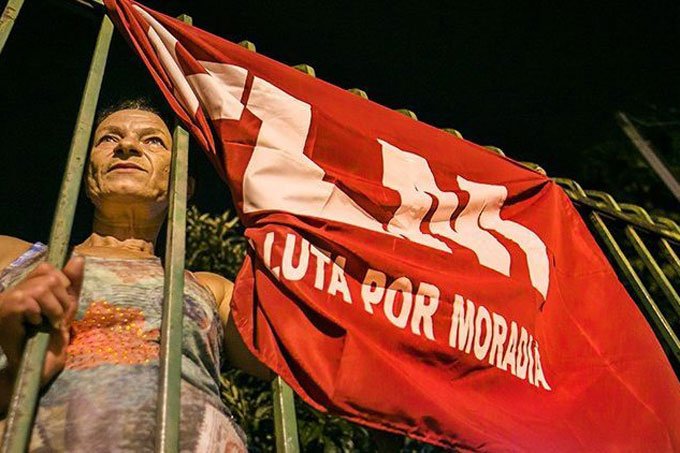 Em protesto, movimento de moradia ocupa sete imóveis em SP