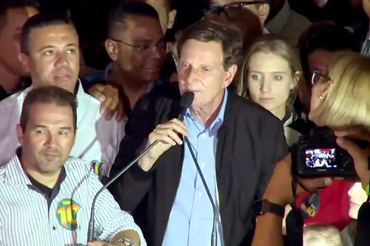 Crivella: "não serei o missionário que era na África, não estarei na igreja. As pessoas não votaram em mim para isso", afirmou Crivella