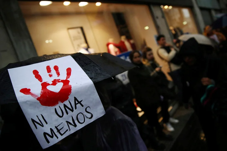 Argentina: manifestantes tomaram as ruas da capital argentina em marcha contra o feminicídio (Marcos Brindicci/Reuters)