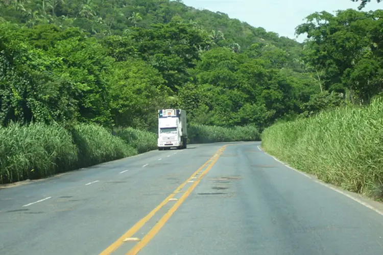BR 364: bloqueios parciais sobre pista duplicada permanecem na BR-364, em dois trechos na saída de Rondonópolis para Cuiabá